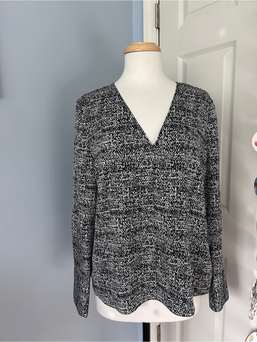 Nordstrom Black and White Marled V-Neck Sweater
